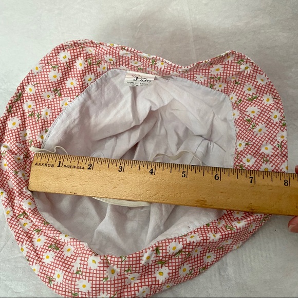 Red White and Floral Girls Hat w/ adjustable size - Picture 8 of 8